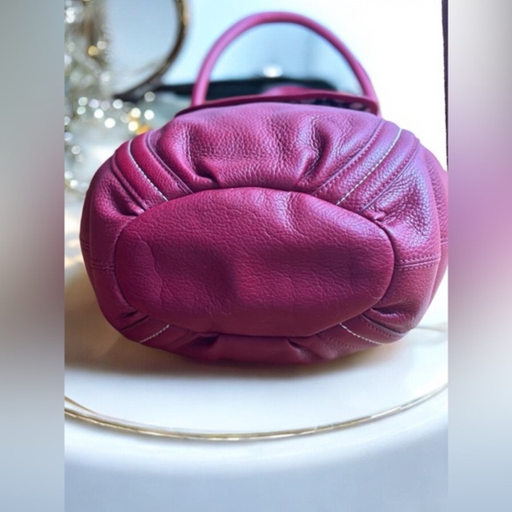 Red leather medium-sized Piazza Sempione Shoulderbag - Picture 8 of 9